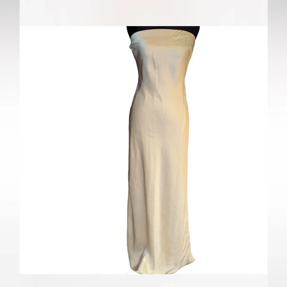 The A&F Julia Slip Strapless Maxi Dress no scarf in cream size small